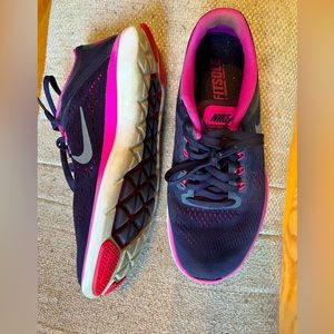Women’s Nike 2016 Flex Run Sneaker